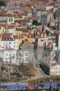 PORTOGALLO, LISBONA : UN QUARTIERE DEL CENTRO    @ 2002 Graziano Arici/Rosebud2  / GEO