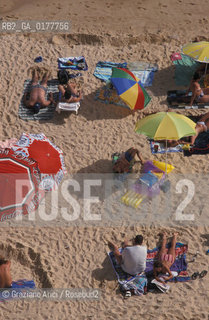 PORTOGALLO, (ALGARVE) ALBUFEIRA : SPIAGGIA     @ 2002 Graziano Arici/Rosebud2  / GEO