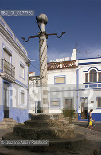 PORTOGALLO, (ALENTEJO) ARRAIOLOS - GOGNA     @ 2002 Graziano Arici/Rosebud2  / GEO