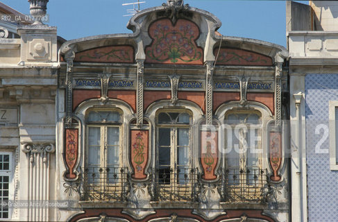 PORTOGALLO, (LE BEIRAS) AVEIRO : UNA CASA SUL PORTO     @ 2002 Graziano Arici/Rosebud2 / LIBERTY / GEO