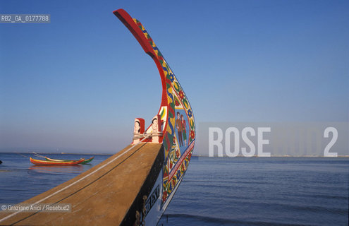 PORTOGALLO, (LE BEIRAS) RIA DE AVEIRO : BARCHE DA PESCA     @ 2002 Graziano Arici/Rosebud2  / GEO