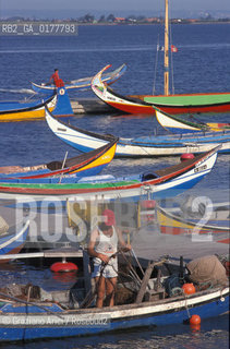 PORTOGALLO, (LE BEIRAS) RIA DE AVEIRO : BARCHE DA PESCA     @ 2002 Graziano Arici/Rosebud2  / GEO
