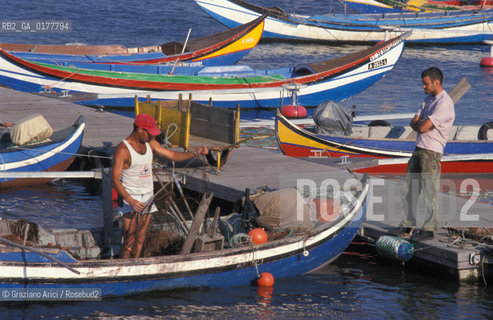 PORTOGALLO, (LE BEIRAS) RIA DE AVEIRO : BARCHE DA PESCA     @ 2002 Graziano Arici/Rosebud2  / GEO