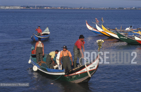 PORTOGALLO, (LE BEIRAS) RIA DE AVEIRO : BARCHE DA PESCA     @ 2002 Graziano Arici/Rosebud2  / GEO