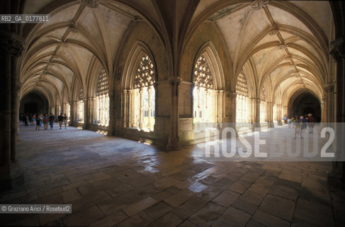 PORTOGALLO, (ESTREMADURA E RIBATEJO) BATALHA : CHIESA E MONASTERO DI SANTA MARIA DA VITORIA - TOMBA DI RE JOAO I     @ 2002 Graziano Arici/Rosebud2 / CHIOSTRO / GEO