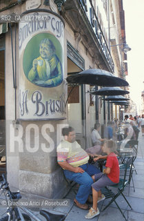 PORTOGALLO, (MINHO) BRAGA : IL CAFFE BRASILEIRA -   @ 2002 Graziano Arici/Rosebud2  / GEO