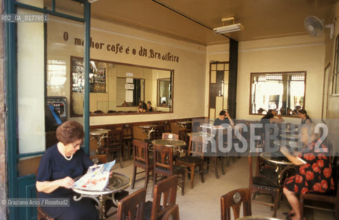 PORTOGALLO, (MINHO) BRAGA : IL CAFFE BRASILEIRA -   @ 2002 Graziano Arici/Rosebud2  / GEO