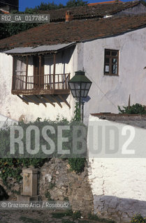 PORTOGALLO, (TRAS-OS--MONTES) BRAGANCA : UNA CASA DEL VILLAGGIO     @ 2002 Graziano Arici/Rosebud2  / GEO