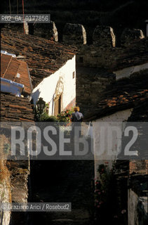 PORTOGALLO, (TRAS-OS--MONTES) BRAGANCA : UNA STRADA DEL VILLAGGIO     @ 2002 Graziano Arici/Rosebud2 / GEO