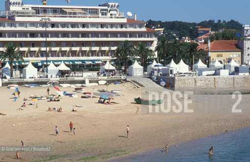 PORTOGALLO, (LISBONA) CASCAIS : IL CENTRO     @ 2002 Graziano Arici/Rosebud2 / SPIAGGIA / GEO