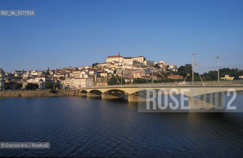 PORTOGALLO, (LE BEIRAS) COIMBRA :LA CITTA CON IL FIUME MONDEGO    @ 2002 Graziano Arici/Rosebud2  / GEO