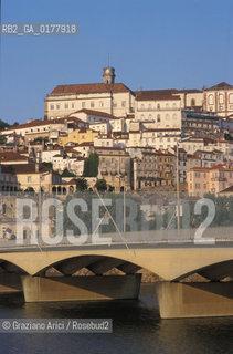 PORTOGALLO, (LE BEIRAS) COIMBRA :LA CITTA CON IL FIUME MONDEGO    @ 2002 Graziano Arici/Rosebud2  / GEO