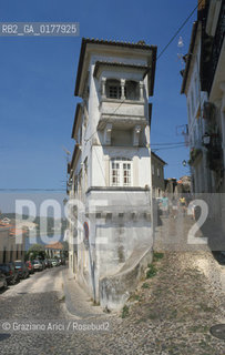 PORTOGALLO, (LE BEIRAS) COIMBRA : UNA STRADA DEL CENTRO   @ 2002 Graziano Arici/Rosebud2  / GEO
