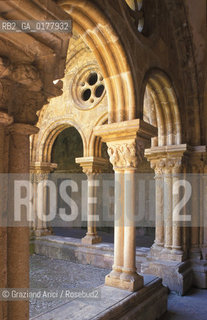 PORTOGALLO, (LE BEIRAS) COIMBRA : LA CHIESA E IL MONASTERO DI SANTA CRUZ   @ 2002 Graziano Arici/Rosebud2  / CHIOSTRO / GEO
