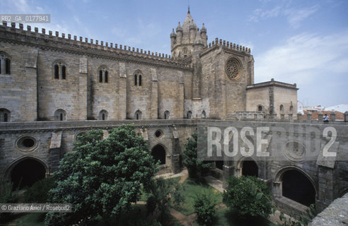 PORTOGALLO, (ALENTEJO) ELVAS : LA CATTEDRALE SE : IL CHIOSTRO  @ 2002 Graziano Arici/Rosebud2  / GEO