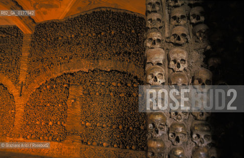 PORTOGALLO, (ALENTEJO) ELVAS : LA CRIPTA DELLA CHIESA DI SAO FRANCISCO  @ 2002 Graziano Arici/Rosebud2 / OSSA / GEO