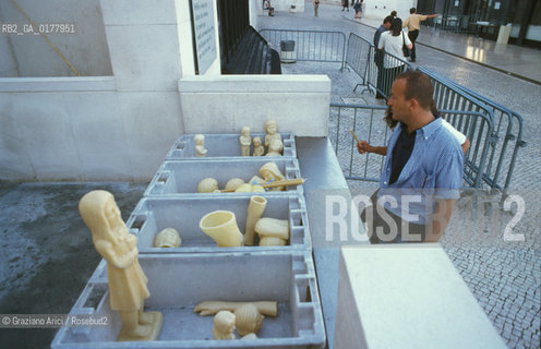 PORTOGALLO, (ESTREMADURA) SANTUARIO DI FATIMA : EX- VOTO  @ 2002 Graziano Arici/Rosebud2  / GEO