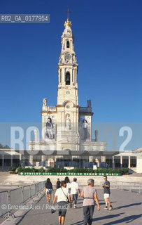 PORTOGALLO, (ESTREMADURA) SANTUARIO DI FATIMA : LA BASILICA  @ 2002 Graziano Arici/Rosebud2  / GEO