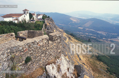 PORTOGALLO, (ALENTEJO) MARVAO : IL CASTELLO  @ 2002 Graziano Arici/Rosebud2  / GEO