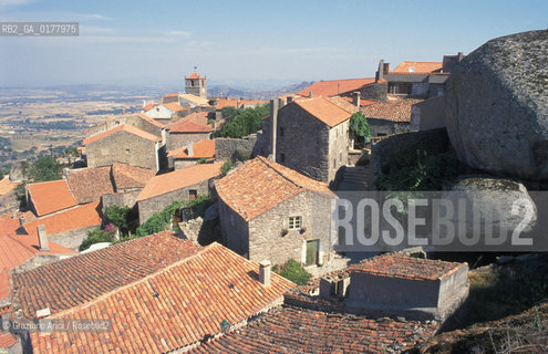 PORTOGALLO, (LE BEIRAS) MONSANTO : IL VILLAGGIO   @ 2002 Graziano Arici/Rosebud2  / GEO