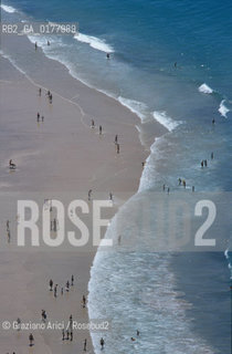 PORTOGALLO, (RIBETEJO) NAZARE : LA SPIAGGIA    @ 2002 Graziano Arici/Rosebud2  / GEO