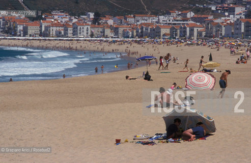 PORTOGALLO, (RIBETEJO) NAZARE : LA SPIAGGIA    @ 2002 Graziano Arici/Rosebud2  / GEO