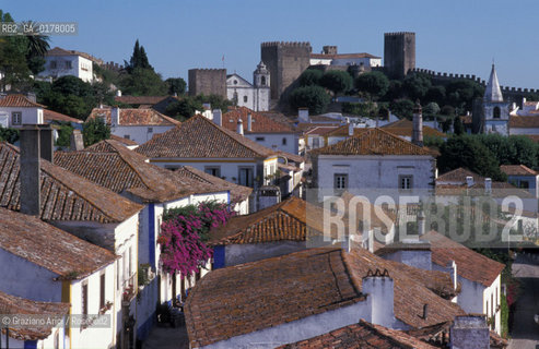 PORTOGALLO, (RIBETEJO) OBIDOS : LA CITTA VISTA DALLE MURA    @ 2002 Graziano Arici/Rosebud2  / GEO