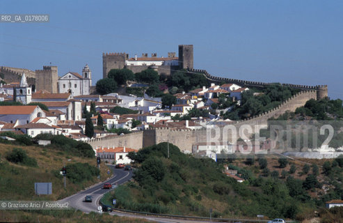 PORTOGALLO, (RIBETEJO) OBIDOS : LA CITTA E IL CASTELLO    @ 2002 Graziano Arici/Rosebud2  / GEO