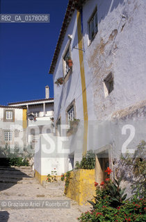 PORTOGALLO, (RIBETEJO) OBIDOS :UNA STRADA DEL VILLAGGIO    @ 2002 Graziano Arici/Rosebud2  / GEO