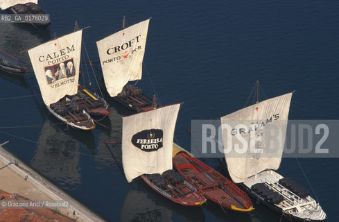 PORTOGALLO, (DOURO) PORTO : IL FIUME DOURO E VILA NOVA DE GAIA -  DISTILLERIE DI PORTO    @ 2002 Graziano Arici/Rosebud2 / BARCA / VELA / GEO