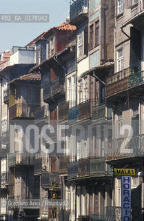 PORTOGALLO, (DOURO) PORTO : CASE DEL CENTRO   @ 2002 Graziano Arici/Rosebud2  / GEO