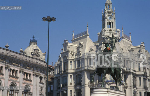 PORTOGALLO, (DOURO) PORTO : PRACA DA LIBERTADE  @ 2002 Graziano Arici/Rosebud2  / GEO