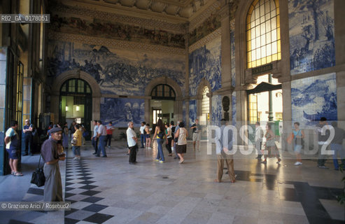 PORTOGALLO, (DOURO) PORTO : LA STAZIONE DI SAO BENTO  @ 2002 Graziano Arici/Rosebud2  / GEO