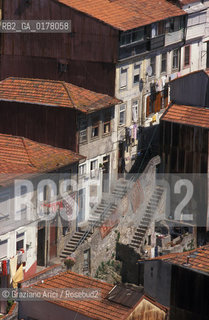 PORTOGALLO, (DOURO) PORTO : LA  CITTA VECCHIA  @ 2002 Graziano Arici/Rosebud2  / GEO