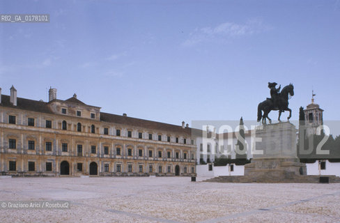 PORTOGALLO, (ALENTEJO) VILLA VICOSA : LA PIAZZA - TERREIRO DO PACO   @ 2002 Graziano Arici/Rosebud2  / GEO