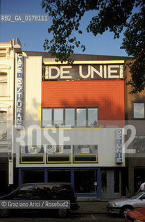 OLANDA , ROTTERDAM : IL CAFFE RISTORANTE DIE UNIE DELLARCHITETTOJ.J.P. OUD  -  © 2002 Graziano Arici/Rosebud2 / ARCHITETTURA CONTEMPORANEA/ GEO