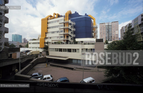 OLANDA , ROTTERDAM : LA BIBLIOTECA NAZIONALE DI JAKOB BAKEMA  -  © 2002 Graziano Arici/Rosebud2 / ARCHITETTURA CONTEMPORANEA / GEO