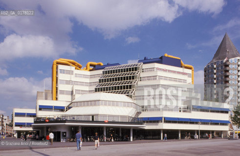 OLANDA , ROTTERDAM : LA BIBLIOTECA NAZIONALE DI JAKOB BAKEMA  -  © 2002 Graziano Arici/Rosebud2 / ARCHITETTURA CONTEMPORANEA / GEO