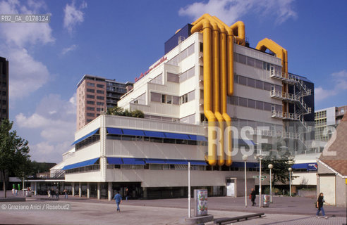 OLANDA , ROTTERDAM : LA BIBLIOTECA NAZIONALE DI JAKOB BAKEMA  -  © 2002 Graziano Arici/Rosebud2 / ARCHITETTURA CONTEMPORANEA / GEO