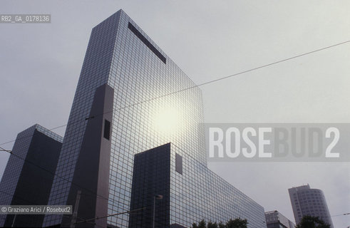 OLANDA , ROTTERDAM : IL QUARTIERE DEGLI AFFARI DELLARCHITETTO  R.B VAN ERK   -  © 2002 Graziano Arici/Rosebud2 / ARCHITETTURA CONTEMPORANEA / GEO