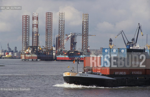 OLANDA , ROTTERDAM : IL PORTO - PIATTAFORME PETROLIFERE  -   -  © 2002 Graziano Arici/Rosebud2 / NAVE / GEO