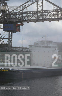 OLANDA , ROTTERDAM : IL PORTO - PIATTAFORME PETROLIFERE  -   -  © 2002 Graziano Arici/Rosebud2 / NAVE / GEO