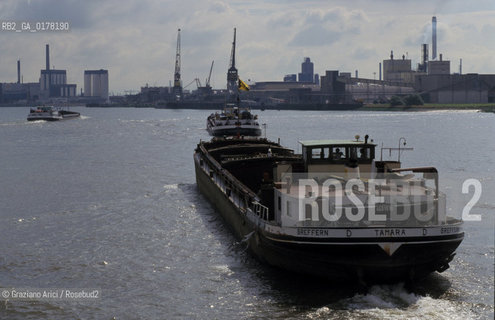 OLANDA , ROTTERDAM : IL PORTO -  © 2002 Graziano Arici/Rosebud2 / NAVE / FIUME MOSA / GEO