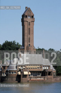 OLANDA , (GELDERLAND) :PARCO DI HOGE VELUWE - IL PADIGLIONE DI CACCIA SINT HUBERTUS DELLARCHITETTO H.P. BERLAGE -  © 2002 Graziano Arici/Rosebud2 / ARCHITETTURA CONTEMPORANEA / GEO