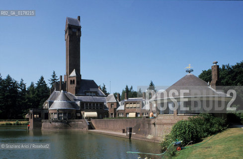 OLANDA , (GELDERLAND) :PARCO DI HOGE VELUWE - IL PADIGLIONE DI CACCIA SINT HUBERTUS DELLARCHITETTO H.P. BERLAGE -  © 2002 Graziano Arici/Rosebud2 / ARCHITETTURA CONTEMPORANEA / GEO