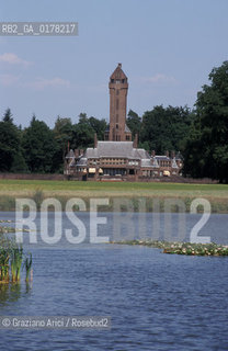 OLANDA , (GELDERLAND) :PARCO DI HOGE VELUWE - IL PADIGLIONE DI CACCIA SINT HUBERTUS DELLARCHITETTO H.P. BERLAGE -  © 2002 Graziano Arici/Rosebud2 / ARCHITETTURA CONTEMPORANEA / GEO
