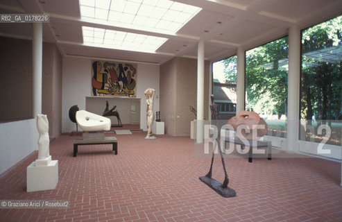 OLANDA , (GELDERLAND) :PARCO DI HOGE VELUWE - IL MUSEO RIJKSMUSEUM KROLLER-MULLER  DELLARCHITETTO H. VAN DE VELDE -  © 2002 Graziano Arici/Rosebud2 / ARCHITETTURA MODERNA / GEO