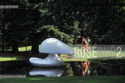 OLANDA , (GELDERLAND) :PARCO DI HOGE VELUWE - IL MUSEO RIJKSMUSEUM KROLLER-MULLER  -  © 2002 Graziano Arici/Rosebud2 / PARCO / GIARDINO  / GEO