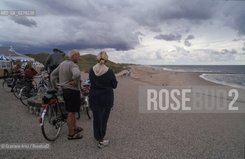 OLANDA , (NORD OLANDA) : DIGA AFSLUITDIJK  SULLO ZUIDERSEE  - SPIAGGIA ALLA TESTA DELLA DIGA -  © 2002 Graziano Arici/Rosebud2  / GEO