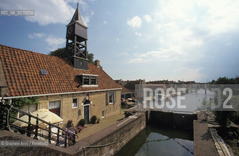 OLANDA , (FRIESLAND) HINDELOOPEN : UN CANALE  -  © 2002 Graziano Arici/Rosebud2  / GEO